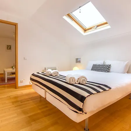 Casa Mouraria Castle Views *